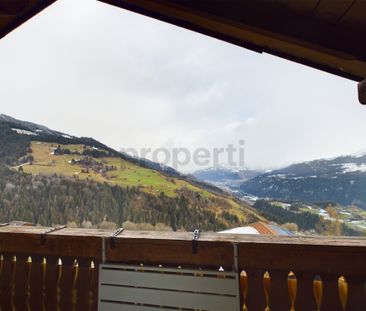 Möblierte 2-Zimmer-Dachwohnung mit herrlicher Bergsicht in Andiast - Foto 4