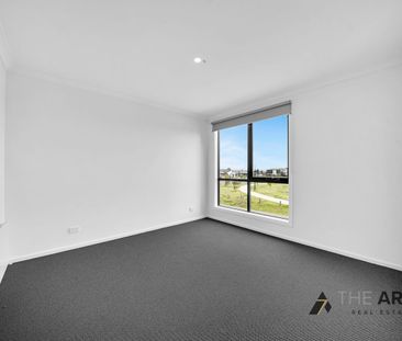 Modern Brand New 4 Bedroom Townhouse for Rent - Photo 6