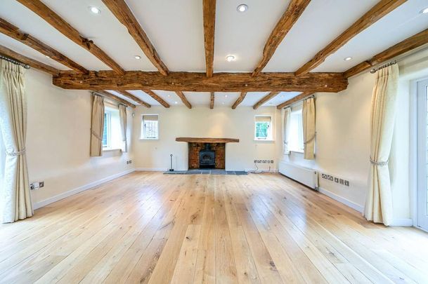 6 bedroom detached house to rent - Photo 1