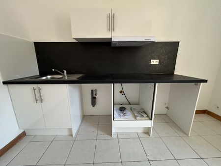 Location Appartement 3 pièces 50m² NARBONNE 11100 - Photo 2