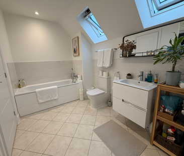 4 bedroom semi-detached house to rent - Photo 6