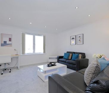 3 bedroom flat to rent - Photo 1