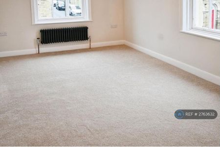 2 bedroom end of terrace house to rent - Photo 3