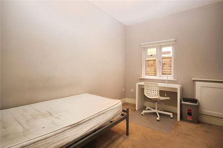 5 bedroom semi-detached house to rent - Photo 2