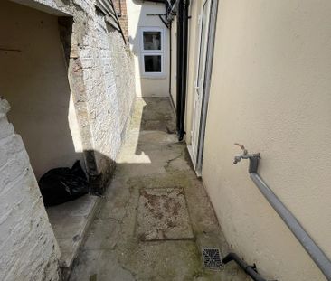 1 bedroom bedsit to rent - Photo 3