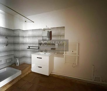 Location Appartement 4 pièces 80m² PUGET VILLE 83390 - Photo 3
