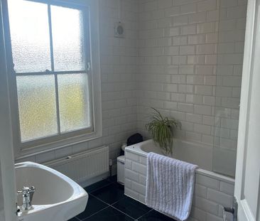 2 Bed Flat, Brixton, SW9 - Photo 3