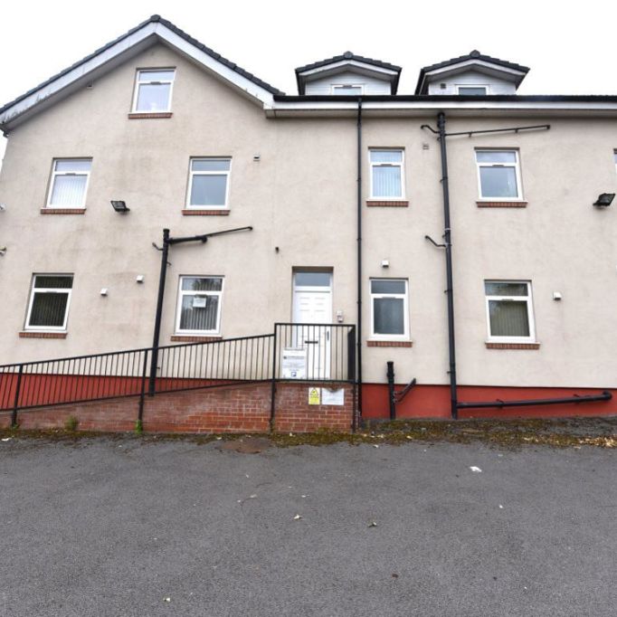 2 bedroom Flat in 1 Low Close Street, Leeds - Photo 1