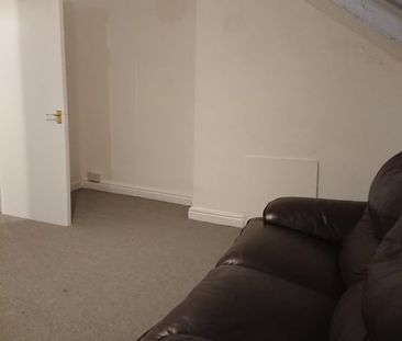 1 Bed Flat, Mexborough Avenue, LS7 - Photo 1