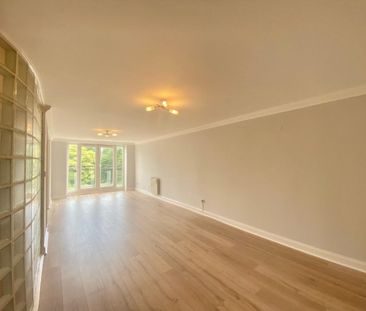 2 bedroom Flat To Let - Photo 5