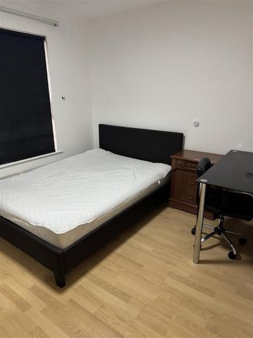 3 bedroom private hall to rent - Photo 3