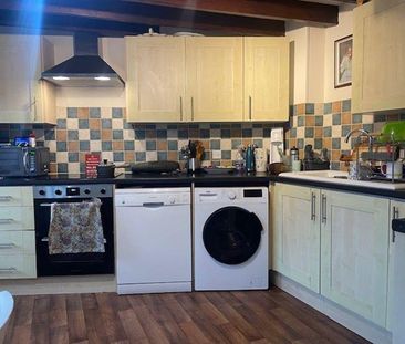 1 bedroom character property to rent - Photo 4