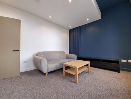 3 bedroom flat to rent - Photo 2