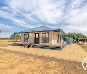 Fully Furnished - Rural Escape Close to Town 6 Month Lease - Photo 2