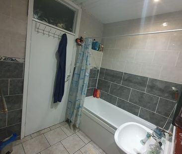 Room in a Shared House, Leytonstone Road, E15 - Photo 5