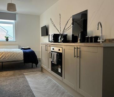 1 bedroom in a house share to rent - Photo 1