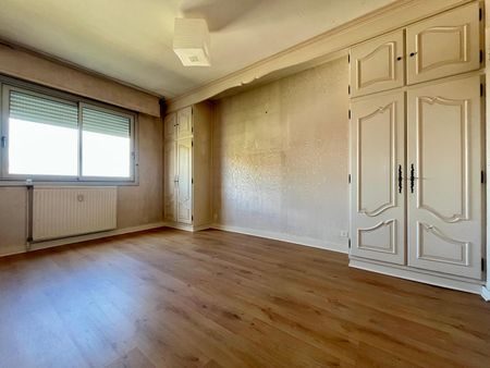 Location Appartement 4 pièces 99m² NANTES 44000 - Photo 4