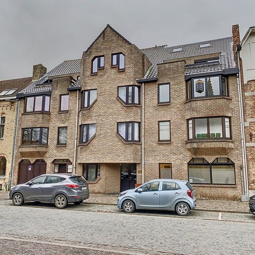 Ruim appartement met 2 slaapkamers vlakbij de markt van Nieuwpoort-Stad! - Photo 1