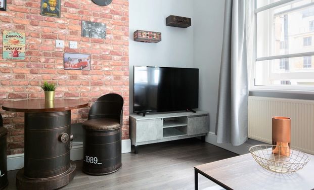 1 Bed Flat, Cathedral Mansions, SW1V - Photo 1