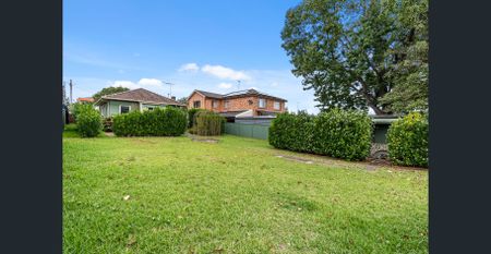 Well presented Two Bedroom Family Home - Photo 3