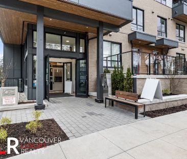 Condo in Surrey, BC - Photo 2