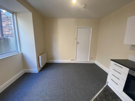 1 bedroom flat to rent - Photo 2