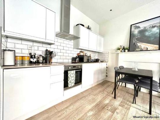 2 bedroom property to rent in London - Photo 1