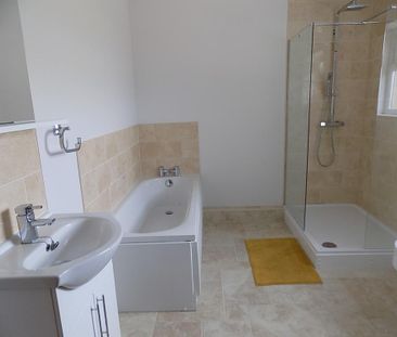 2 bedroom detached bungalow to rent - Photo 5