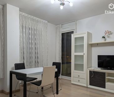 Piso de alquiler en Vitoria-gasteiz - Plaza del Renacimiento, Desam... - Photo 1