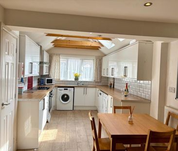 5 Bed Terraced House, Chilwell Street, NG7 - Photo 1