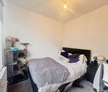 2 Bed Flat, Rosendale Road, SE21 - Photo 3