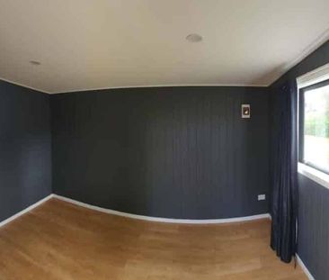 Large 3BR family home + Pool! - Photo 4