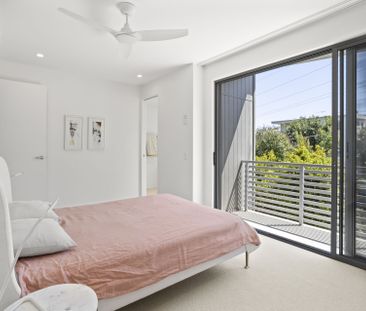 Modern 3-Bedroom Townhouse in Prime Morningside Location - Photo 2