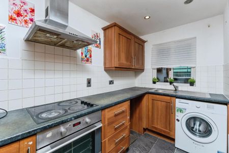 2 bedroom flat to rent - Photo 5