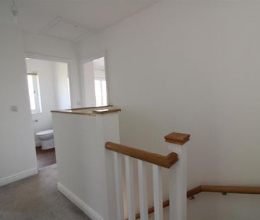 3 bedroom end of terrace house to rent - Photo 3