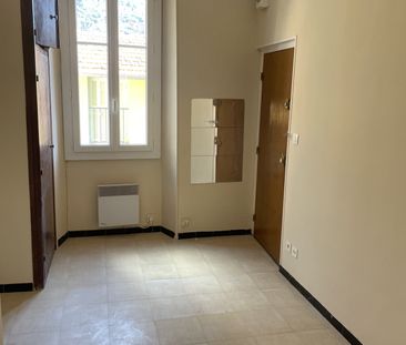 Location Appartement 1 pièce 11m² VILLEFRANCHE SUR MER 06230 - Photo 1