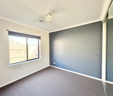 Coastal Comfort Meets Modern Living in Leopold - Photo 4