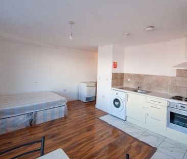 Studio to rent - Photo 3