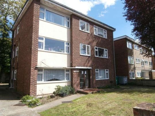 Woodside Road, ********* Student Property July***********, Southampton, SO17 - Photo 1
