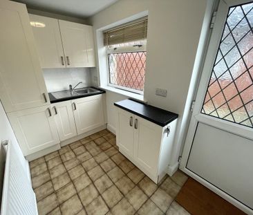 3 bedroom semi-detached house to rent - Photo 6