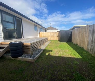 Enjoy unbeatable convenience at 2/43 Smith Street, Frankton – right... - Photo 6