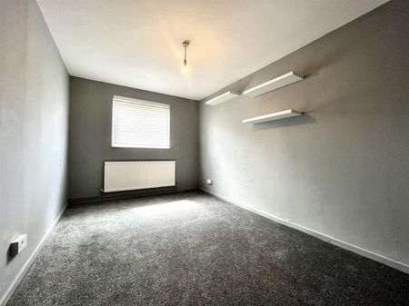 2 Bedroom Flat - Purpose Built To Let - Photo 3