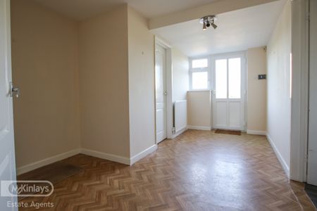 5 bedroom Detached for rent - Photo 4