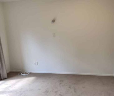 Renovated 1 Bedroom/1 Bathroom - Unfurnished - Photo 5