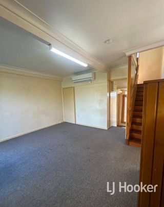 Spacious Unit - Near Holy Trinity School - Photo 1