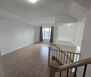 For Lease - 62 Morrison Crescent, Whitby, Ontario - Photo 3