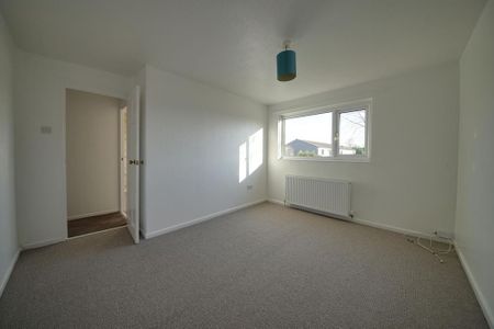 3 bedroom end of terrace house to rent - Photo 2