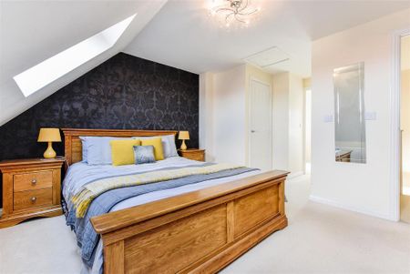 3 bedroom end of terrace house to rent - Photo 3