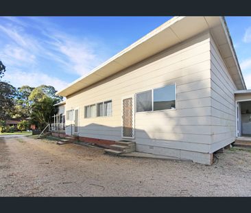 Convenient & Low Maintenance Villa - Photo 5