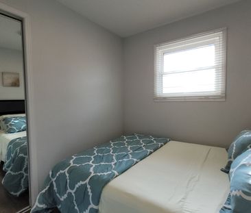 For Lease - 18 16TH Street, Wasaga Beach, Ontario - Photo 2